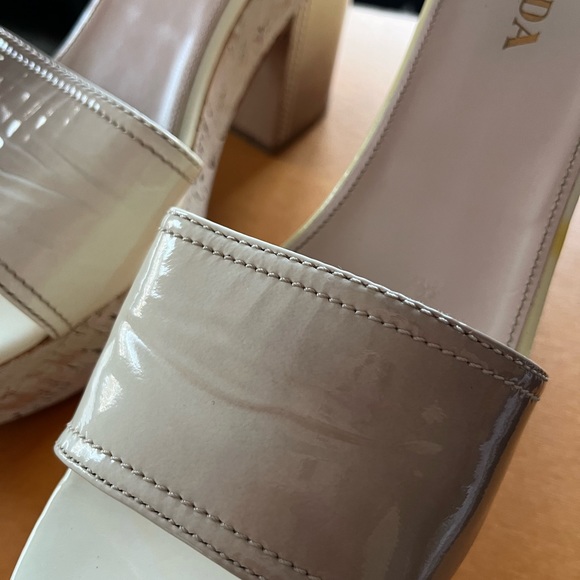 PRADA VERNICE WEDGES PATTERN LEATHER AND CORK - Picture 9 of 10